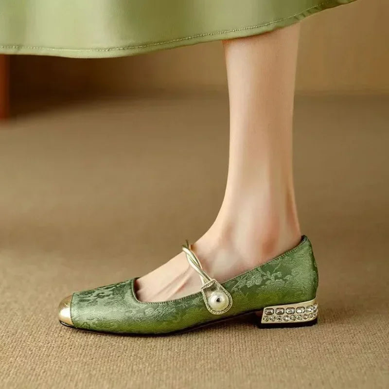 Naila Pumps