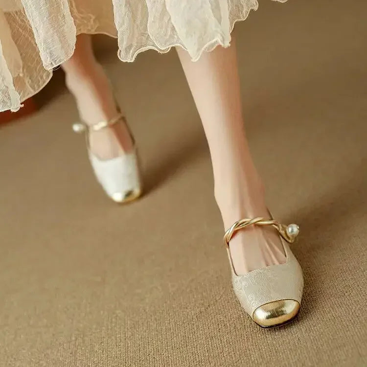 Naila Pumps